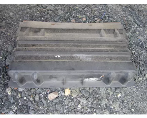 INTERNATIONAL 4300 BATTERY BOX COVER