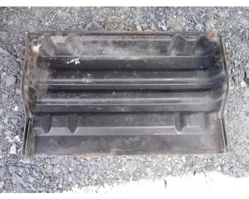 INTERNATIONAL 4300 BATTERY BOX COVER