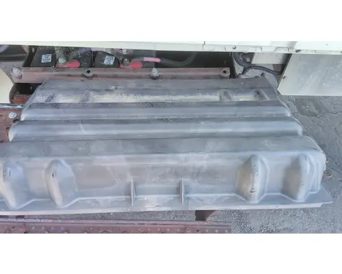 INTERNATIONAL 4300 BATTERY BOX COVER