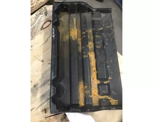 INTERNATIONAL 4300 BATTERY BOX COVER