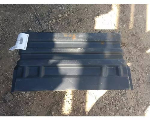 INTERNATIONAL 4300 BATTERY BOX COVER