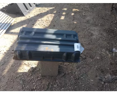 INTERNATIONAL 4300 BATTERY BOX COVER