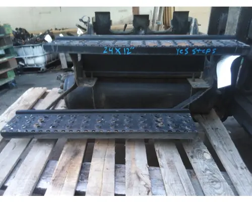 INTERNATIONAL 4300 BATTERY BOX STEP