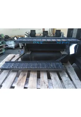 INTERNATIONAL 4300 BATTERY BOX STEP