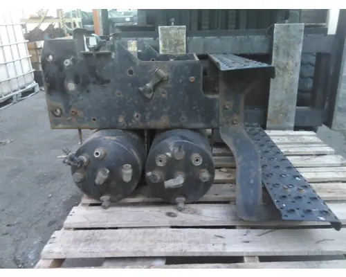 INTERNATIONAL 4300 BATTERY BOX STEP