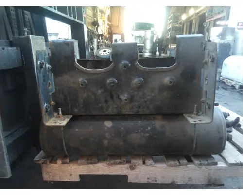 INTERNATIONAL 4300 BATTERY BOX STEP