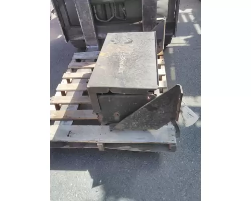 INTERNATIONAL 4300 BATTERY BOX