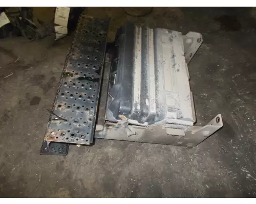 INTERNATIONAL 4300 BATTERY BOX