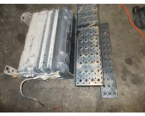 INTERNATIONAL 4300 BATTERY BOX