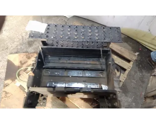 INTERNATIONAL 4300 BATTERY BOX