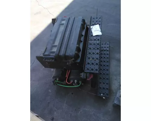 INTERNATIONAL 4300 BATTERY BOX