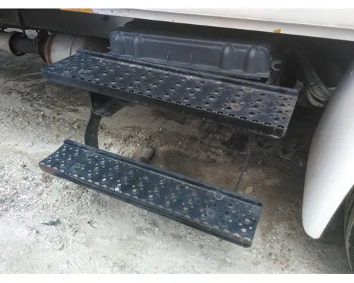 INTERNATIONAL 4300 BATTERY BOX