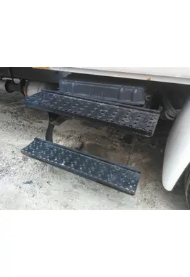 INTERNATIONAL 4300 BATTERY BOX