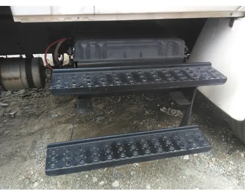 INTERNATIONAL 4300 BATTERY BOX