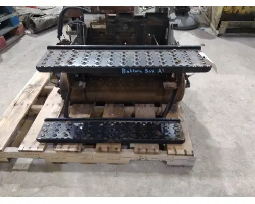 INTERNATIONAL 4300 BATTERY BOX