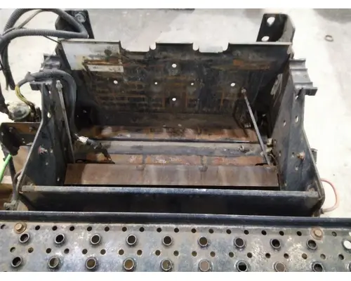 INTERNATIONAL 4300 BATTERY BOX