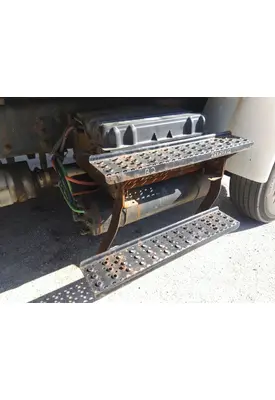 INTERNATIONAL 4300 BATTERY BOX