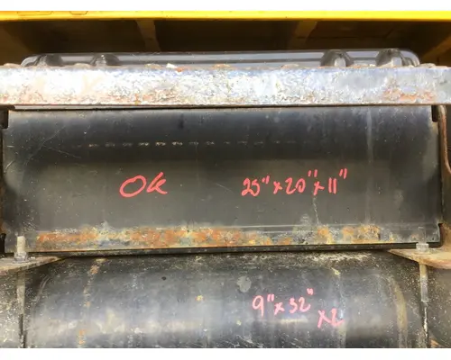 INTERNATIONAL 4300 BATTERY BOX