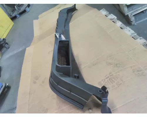 INTERNATIONAL 4300 BODY PARTS, MISC.
