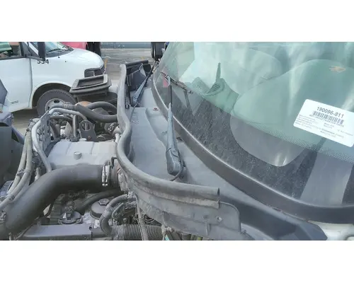 INTERNATIONAL 4300 BODY PARTS, MISC.