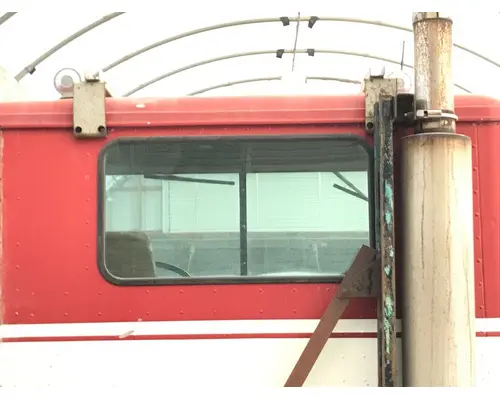 INTERNATIONAL 4300 Back Glass