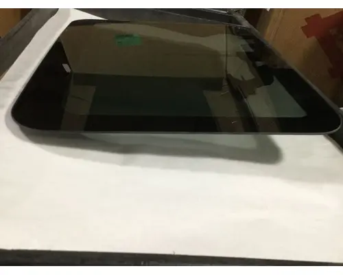 INTERNATIONAL 4300 Back Glass