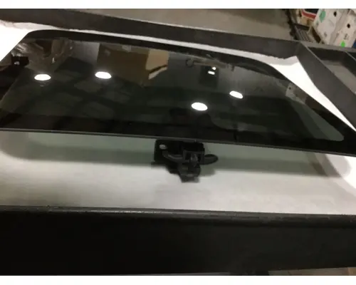 INTERNATIONAL 4300 Back Glass