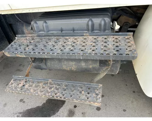 INTERNATIONAL 4300 Battery Box