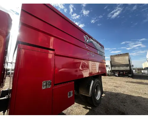 INTERNATIONAL 4300 Box  Bed