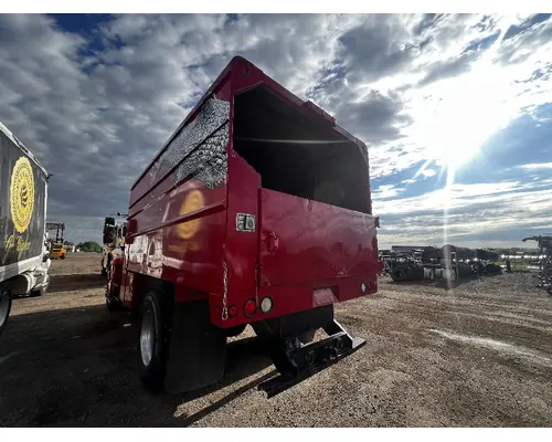 INTERNATIONAL 4300 Box  Bed