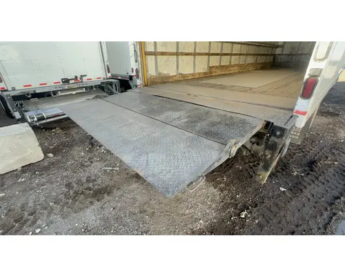 INTERNATIONAL 4300 Box  Bed