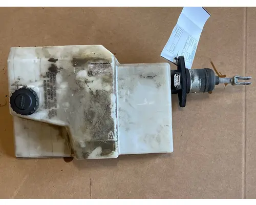 INTERNATIONAL 4300 Brake Master Cylinder