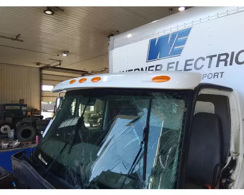 INTERNATIONAL 4300 CAB CLIP