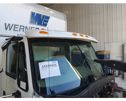 INTERNATIONAL 4300 CAB CLIP