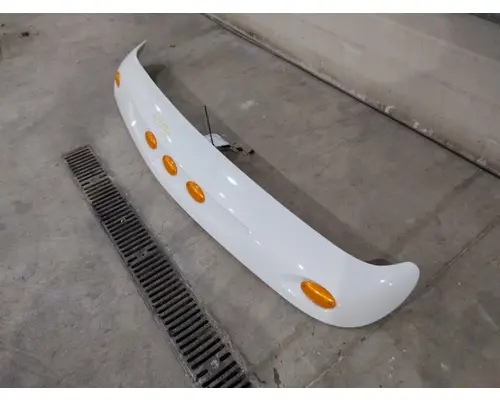 INTERNATIONAL 4300 CAB CLIP