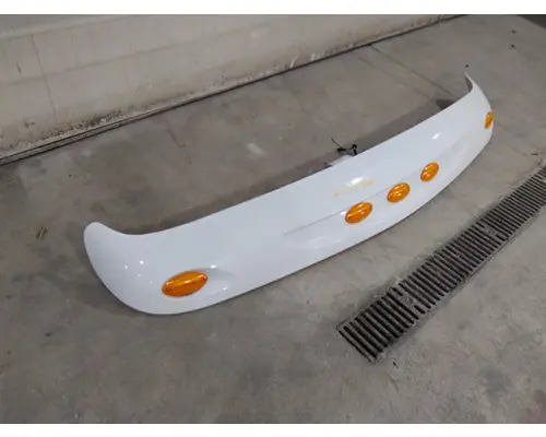 INTERNATIONAL 4300 CAB CLIP