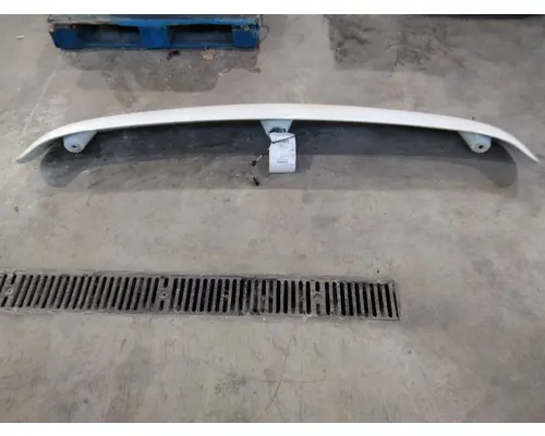 INTERNATIONAL 4300 CAB CLIP