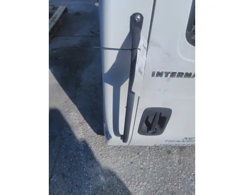 INTERNATIONAL 4300 CAB HANDLE