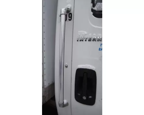 INTERNATIONAL 4300 CAB HANDLE