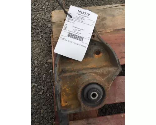 INTERNATIONAL 4300 CAB MOUNT,BRACKET