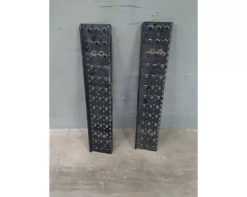 INTERNATIONAL 4300 CAB STEP