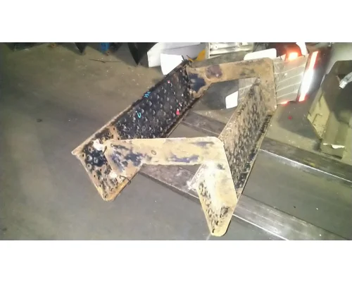 INTERNATIONAL 4300 CAB STEP