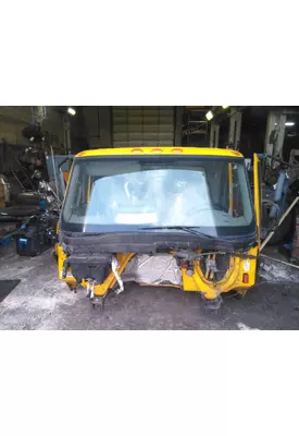 INTERNATIONAL 4300 CAB