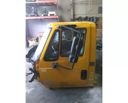 INTERNATIONAL 4300 CAB