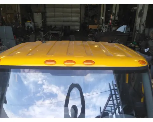 INTERNATIONAL 4300 CAB