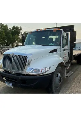INTERNATIONAL 4300 CAB