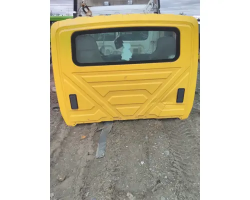 INTERNATIONAL 4300 CAB