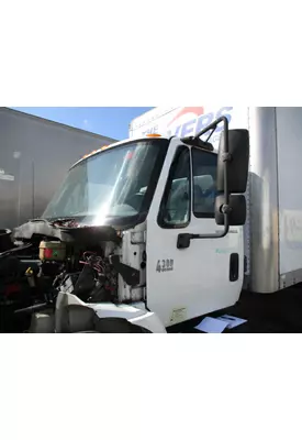 INTERNATIONAL 4300 CAB