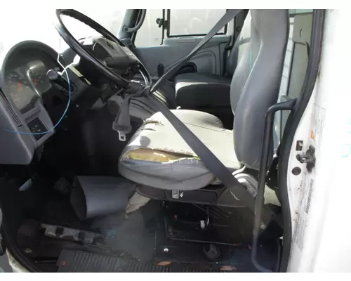 INTERNATIONAL 4300 CAB
