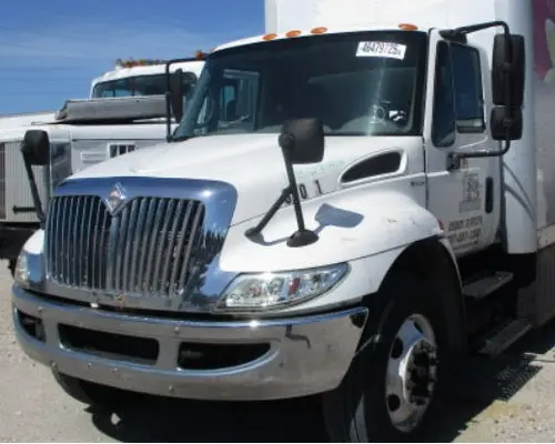 INTERNATIONAL 4300 CAB